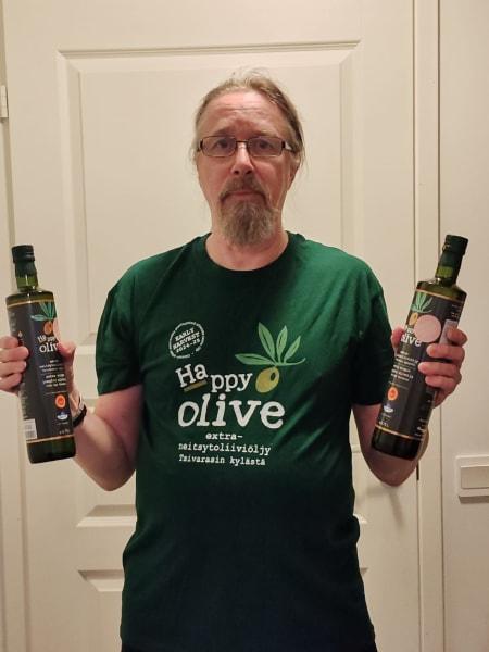 Kuva numero 7 jossa Happy Oliven asiakas on ottanut kuvan Happy Olive T-paidastaan.